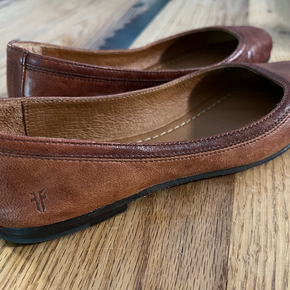 Leather Frye Carson Flats size 8 Womens